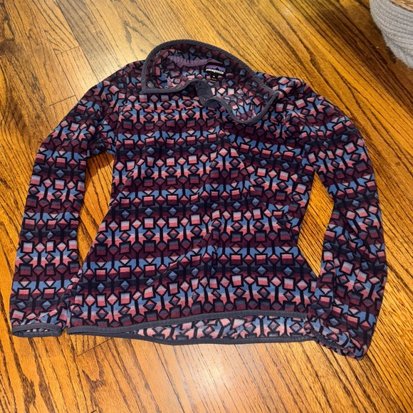 Patagonia®  Women's Micro D® Snap-T® Pullover - Picture 2 of 6